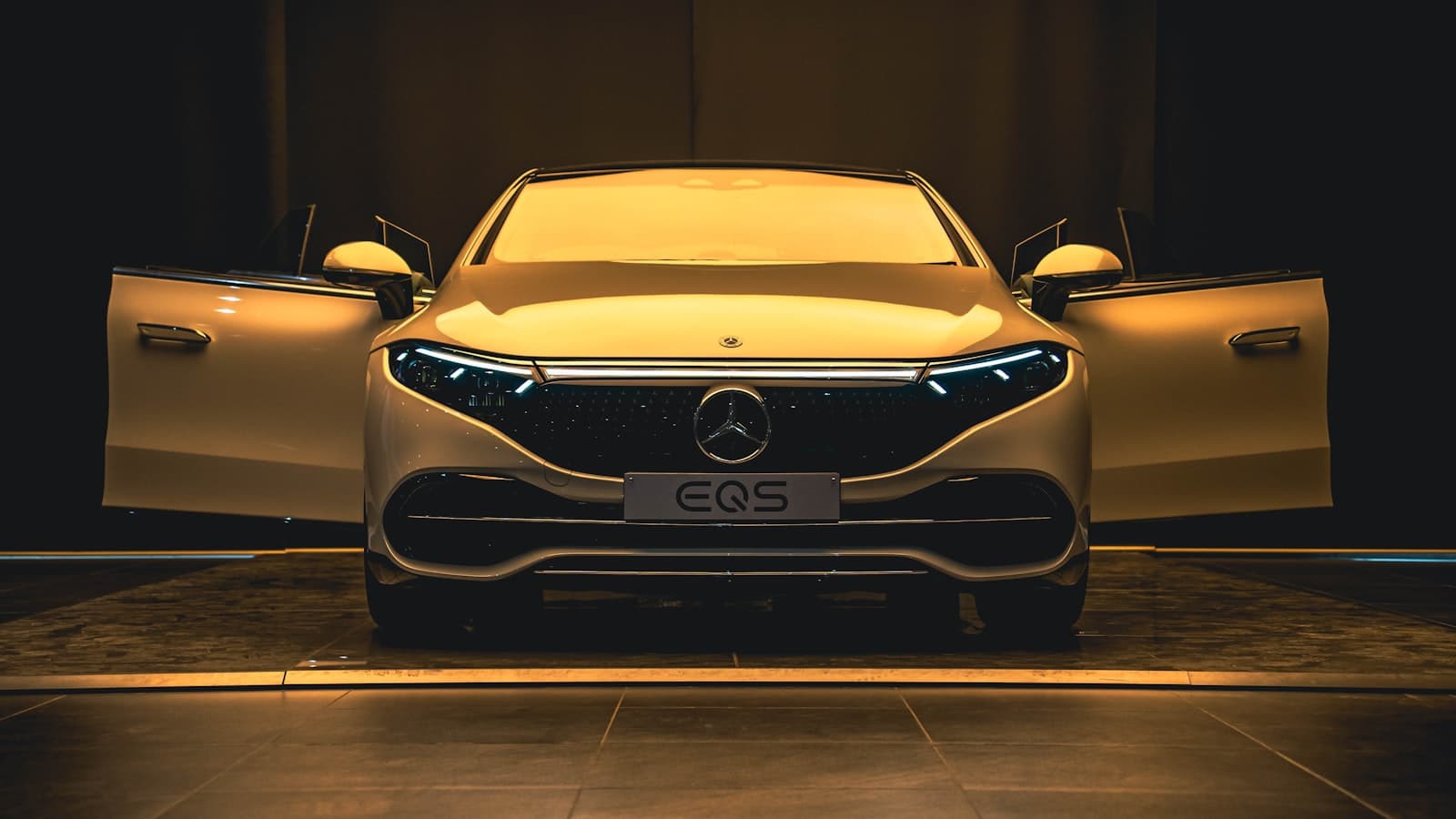 Mercedes EQS 450+